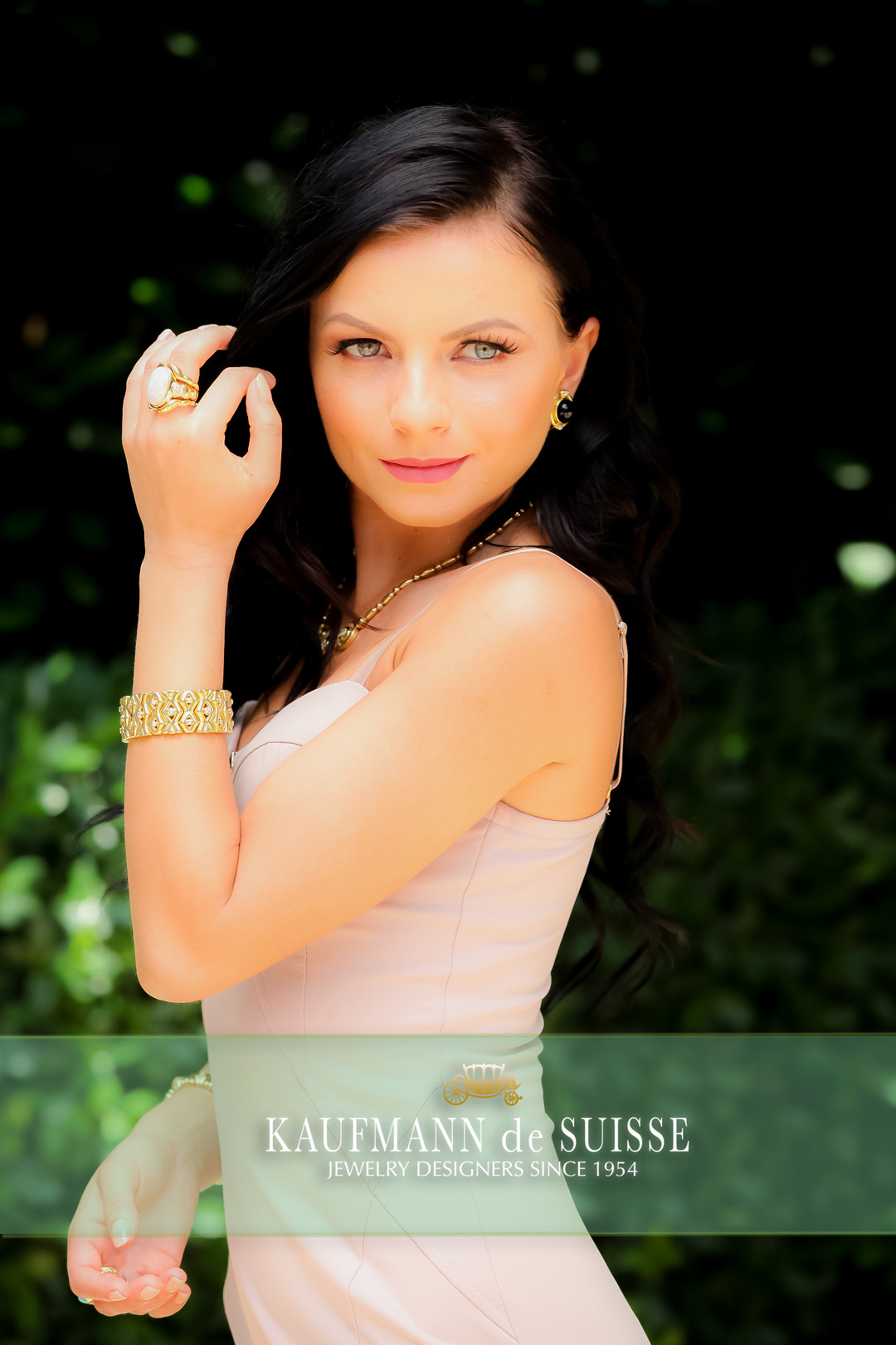 18K Yellow Gold, Diamonds and Onyx Jewelry